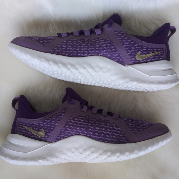 nike women's renew rival